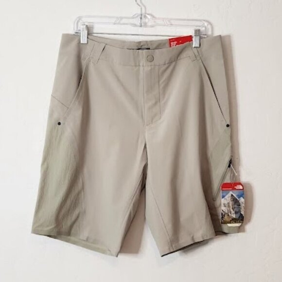 The North Face Men's Shorts Size 34 NWT - Picture 1 of 8